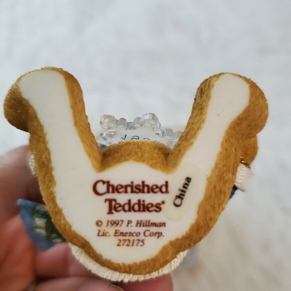 1997 CHERISHED TEDDIES BEAR W/SNOW FLAKES ORNAMENT - Picture 5 of 6